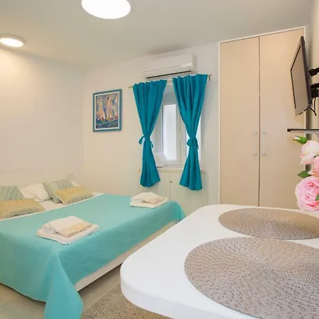 Ellie Apartman